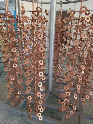 고경도 내마모성 코팅 및 완전 자동 제어 기능이 있는 소형 하드웨어 PVD 진공 코팅기